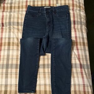 Abercrombie & Fitch size 6R.